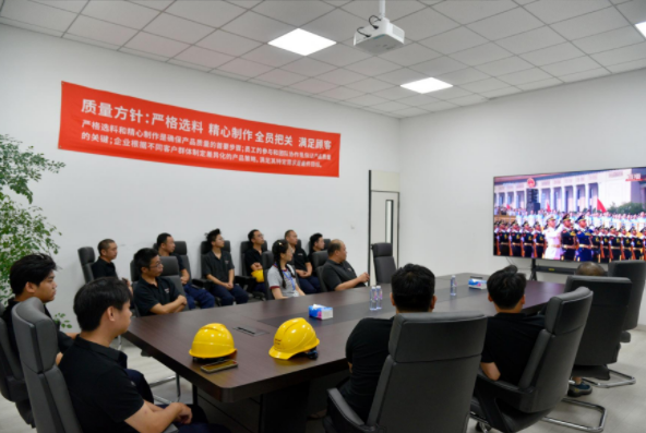 9.3閱兵震撼全球！鈦靈特壓縮機(jī)鑄就工業(yè)脊梁，向祖國(guó)獻(xiàn)禮！